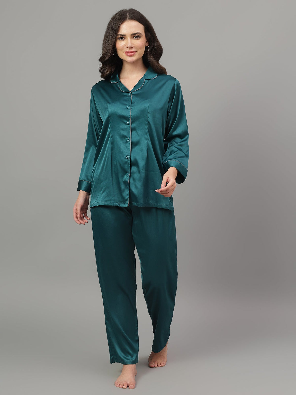 Emerald satin pajama set for women